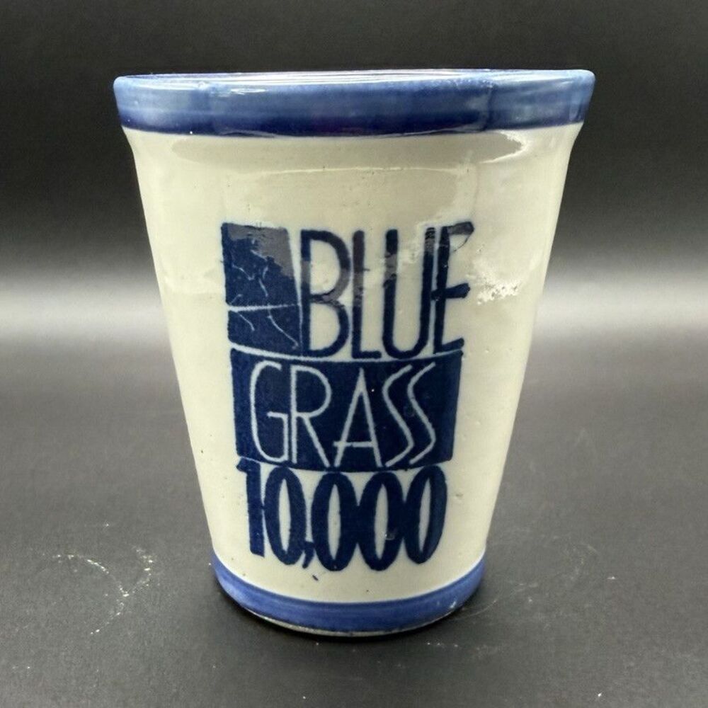 Bluegrass 10,000 Award Winner 1995 Commemorative Ceramic julep cup  Blue/White
